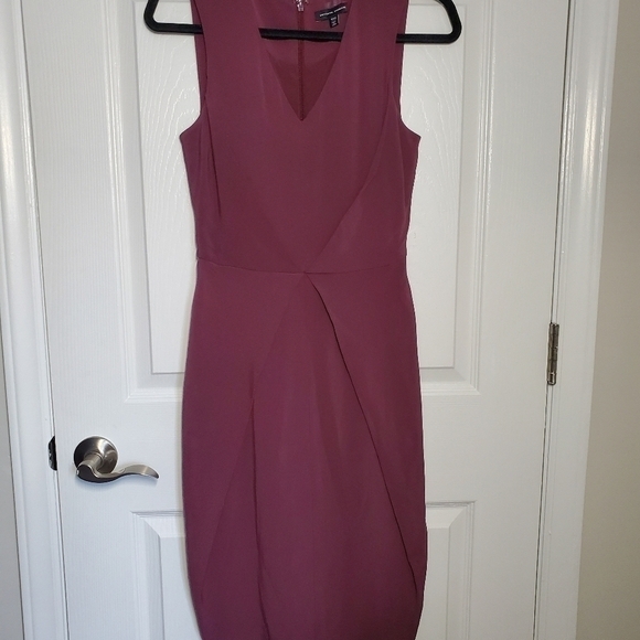 𝅺UNIVERSAL Standard Dress - Picture 2 of 16